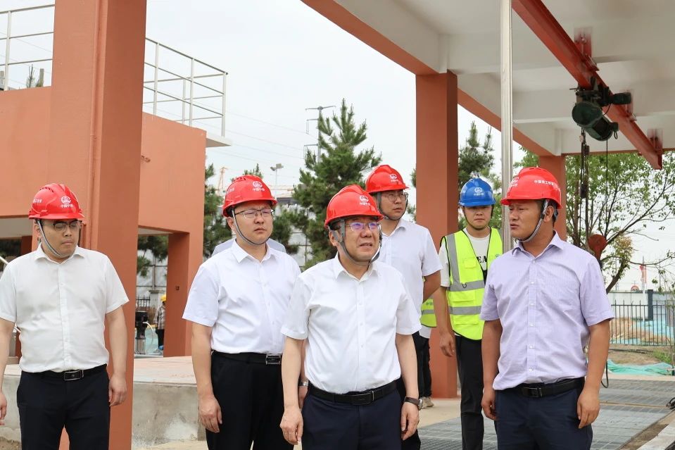 公司黨委書記、董事長李明華一行到姜堰項(xiàng)目、成都區(qū)域項(xiàng)目檢查指導(dǎo)工作.jpg